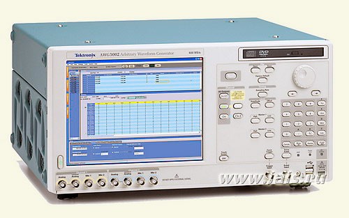 AWG5002C-01 - Tektronix Waveform Generator